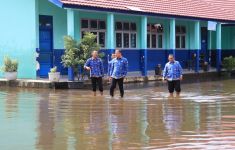 Kadisdik Palembang Izinkan Siswa Belajar Daring untuk Sekolah yang Terdampak Banjir - JPNN.com