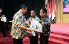 Wujud Kepedulian, TASPEN Salurkan Ribuan Paket Sembako Gratis di Ramadan Penuh Berkah - JPNN.com