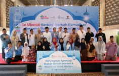 Le Minerale Berangkatkan Umroh Gratis Para Marbot di Masjid Istiqlal - JPNN.com