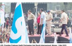 Lihatlah Aksi Presiden Prabowo Melepas Kemeja di Depan Buruh - JPNN.com