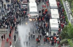 Aksi May Day di Depan Gedung DPR Berujung Ricuh, 13 Orang Ditangkap - JPNN.com