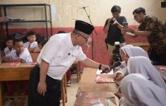 Mendikdasmen: Presiden akan Berikan Smart Board, Pembelajaran Lebih Asyik  - JPNN.com