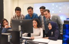 Berkuliah di Bandung, Mahasiswa Bisa Dapat 2 Gelar Internasional Sekaligus, Simak Nih! - JPNN.com
