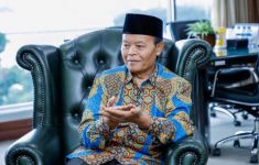 Dukung MUI Tolak Vasektomi Syarat Terima Bansos, HNW Minta Dedi Mulyadi Akhiri Kegaduhan - JPNN.com