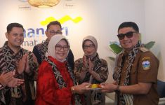 Resmikan Rumah Ekspor Garut, Bank Mandiri Dorong UMKM Tembus Pasar Internasional - JPNN.com