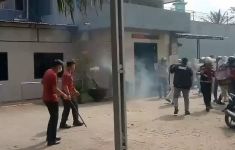Tidak Terima Sering Diadakan Razia, Narapidana Muara Beliti Rusuh - JPNN.com