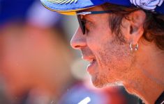 Valentino Rossi Ungkap Hal Bahagia dan Janji di MotoGP 2025 - JPNN.com