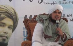 Banyak Figur Publik Minta Bantuan Jadi Mualaf, Ustaz Derry Sulaiman: Bukan Islamisasi  - JPNN.com