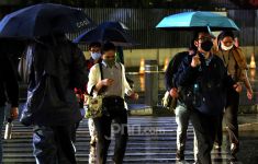 Prakiraan Cuaca Besok Sabtu, Hampir Seluruh Kota Besar Indonesia Dilanda Hujan - JPNN.com