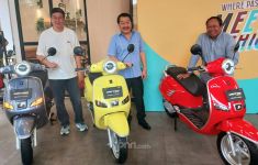 United e-Motor Resmi Menjual Motor Listrik C2000, Harga Mulai Rp 22,9 Juta - JPNN.com