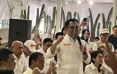 Momen Jokowi Bersemangat Ucapkan Yel-Yel Ridwan Kamil Menang - JPNN.com