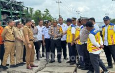 Dirlantas Polda Riau Tinjau Jalintim di Pelalawan, Pastikan Pemudik Aman Melintas - JPNN.com