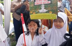 Dikunjungi Presiden Prabowo, Murid SDN Cimahpar 5: Enggak Masuk Siang Lagi - JPNN.com