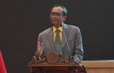 Guru Besar Hukum Unpad Menilai Mahfud MD Berpotensi Dijerat Pasal Fitnah dan UU ITE - JPNN.com