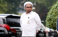 Ali Mochtar Ngabalin: Sebelum Tidur, Pak Jokowi Kadang... - JPNN.com