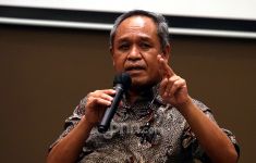 Benny K Harman Ungkit Mahfud Siapkan Baju Putih sebelum Jokowi Umumkan Cawapres - JPNN.com