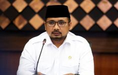 Menag Yaqut Ancam Pulangkan Petugas Haji Nakal - JPNN.com