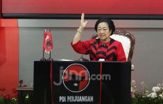 Megawati Sebut Mundur Lebih Terhormat daripada Dipecat, Sindir Jokowi? - JPNN.com