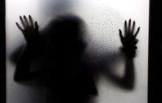 Takut Foto Mandi Telanjang Disebar di Sekolah, Putri Terpaksa Menuruti Kemauan Ayah Tiri - JPNN.com