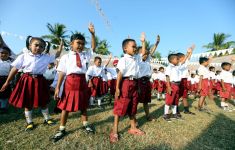PPDB 2024: Siswa Baru Mendapat Seragam & Peralatan Sekolah Gratis - JPNN.com