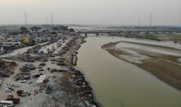 Jenazah Memenuhi Tepi Sungai Gangga, WHO Peringatkan Bahaya Varian COVID-19 India - JPNN.com