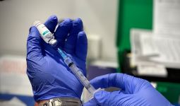 Indonesia Hentikan Sementara Penggunaan Vaksin AstraZeneca Batch CTMAV547 - JPNN.com