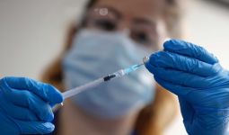 Facebook Sikat Akun yang Menjelekkan Vaksin Pfizer dan AstraZeneca - JPNN.com