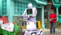 Warga Tembok Gede di Surabaya Mengubah Barang Bekas Menjadi Robot Penolong Saat Pandemi - JPNN.com