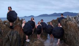 Petani di Tasmania Rela Berfoto Tanpa Pakaian Untuk Mengangkat Masalah Kesehatan Mental - JPNN.com