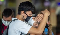 Studi Terbaru: Masker Bedah Membuat Pemakainya Terlihat Lebih Menarik - JPNN.com