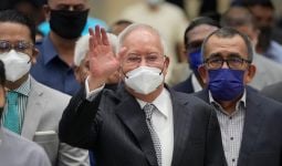 Dunia Hari Ini: Najib Dipenjara di Malaysia, Salju di Australia - JPNN.com