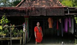 Kesaksian Warga di Desa-Desa Jawa Tengah yang Tergenang Air Pasang Abadi - JPNN.com