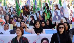 Dunia Hari Ini: Protes di Iran Berlanjut, Polisi Bentrok dengan Warga - JPNN.com