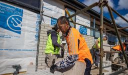 Bisnis Konstruksi di Tasmania Memperkerjakan Migran dan Pencari Suaka - JPNN.com
