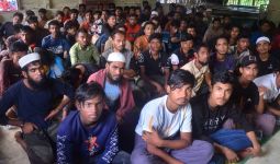 Tangisan dan Teriakan Pengungsi Rohingya Saat Didemo dan Diusir Mahasiswa Aceh - JPNN.com