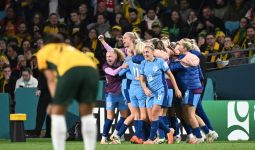 Dunia Hari Ini: Tim Sepak Bola Putri Australia Kalah 1-3 dari Inggris - JPNN.com