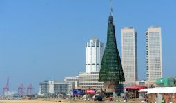 Rekor Baru! Pohon Natal Tertinggi 2016 Ada di Kota Ini - JPNN.com