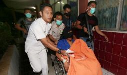 Tegang! Polisi Disambut Golok Teroris di Tengah Waduk - JPNN.com