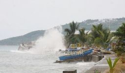 Pemda Tolong Bantu Rumah Nelayan yang Nyaris Roboh Ini - JPNN.com