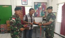 Prajurit TNI Temukan Senjata Api di Perbatasan RI-PNG - JPNN.com