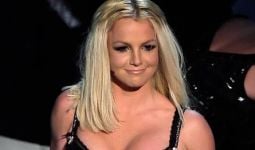 Oops! Britney Spears Berpose Tanpa Busana Lagi - JPNN.com