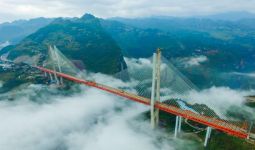 Beipanjiang Bridge, Tertinggi Dunia, Seperti di Langit - JPNN.com