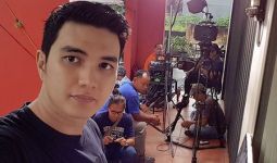 Dinyatakan Sembuh dari Kanker, Aldi Taher Boyong Keluarga Umrah - JPNN.com