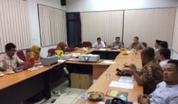 Spanduk Dirusak, Tim Anies-Sandi Mengadu ke Bawaslu DKI - JPNN.com