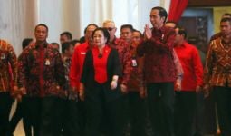 Di Depan Bu Mega, Jokowi Pamer Ekonomi Indonesia - JPNN.com