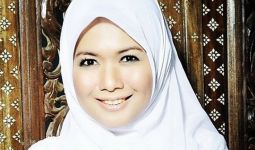 Pertama Kali Umrah, Dea Mirella Siapkan 9 Baju - JPNN.com