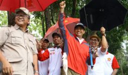 Usai Debat Sengit, Anies Pilih Mancing Bareng Relawan - JPNN.com