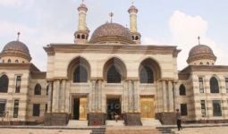 Mulai Hari Ini, Semua Masjid di Singapura Ditutup - JPNN.com