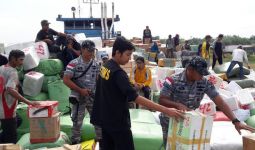 Kapal Bermuatan Barang Impor Dari Malaysia Diamankan - JPNN.com