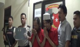 Bawa Sabu Taruh di Kopiah, Ditangkap Malah Senyum - JPNN.com